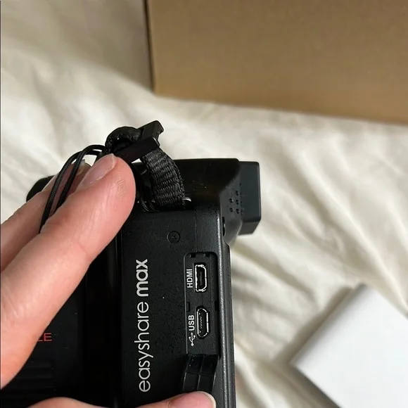 Kodak EasyShare Max Black Digital Camera - Picture 10 of 10